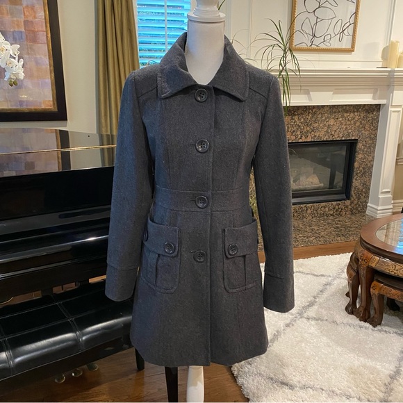 Tulle Coat - Picture 1 of 7